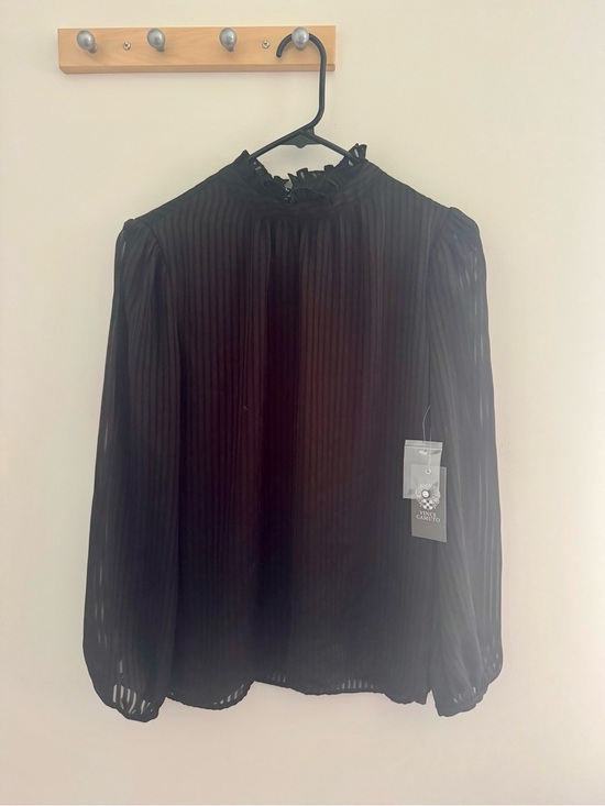 Vince Camuto Tops - Vince Camuto Black Pleated Ruffle Neck Long-Sleeve Blouse